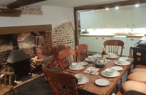Stockbridge Cottage | Charming 3 bed Thatched cottage in rural village near Stockbridge Winchester.