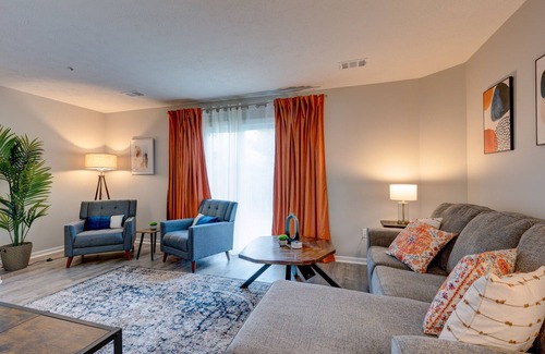 Robinwood House | Charming 3-Bed Townhouse with Private Fenced Yard - Your Home Away from Home!