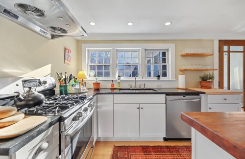 West Stockbridge House | Charming 3-bedroom in-town house in tranquil West Stockbridge