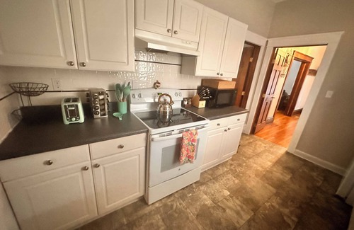 Charleston House | Charming 3-bedroom 2-bathroom house 1/2 block from river East End Charleston, WV