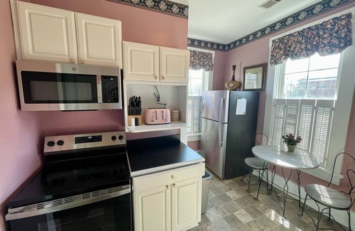 Marietta Condo | Charming 3-Bedroom Apartment Near Historic Downtown Marietta