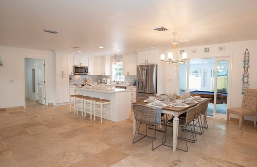South Gate Ridge House | Charming 3-bedroom beach house in enchanting Sarasota only 8 minutes to Siesta