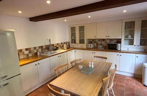 Dereham Cottage | Charming 3-Bedroom Cottage in Worthing, Norfolk – Sleeps up to 8.