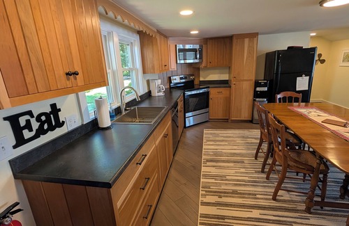Alton Cottage | Charming 3-bedroom cottage on Halfmoon Lake in Alton with Dock, Beach, WiFi, AC