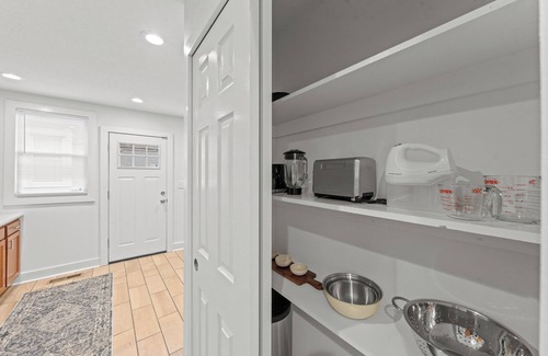 Detroit - Shoreway House | Charming 3-bedroom For Big Families in fabulous Cleveland with AC, WiFi