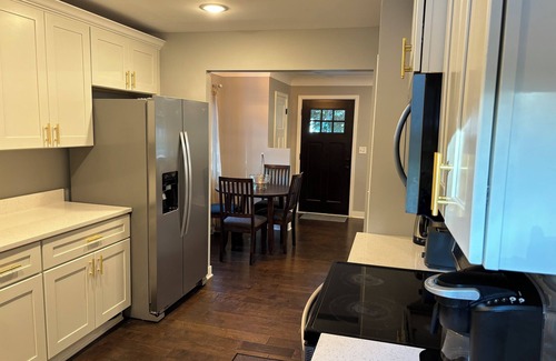 Crystal House | Charming 3-bedroom furnished house with AC, WiFi in tranquil Crystal Minnesota