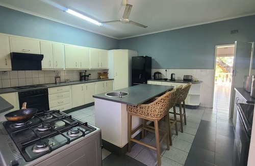 Kariba Apartment | Charming 3 bedroom guesthouse - 2300