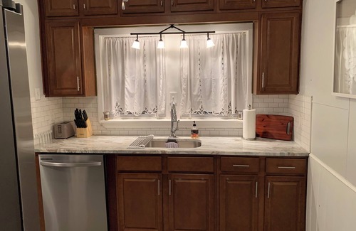 New London House | Charming 3-bedroom house in New London. Just minutes driving distance to beaches