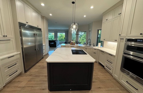 Ridgefield House | Charming 3-bedroom house, secluded with Mountain views.