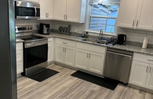 Lumberton House | Charming 3-bedroom house with WiFi and AC in Lumberton