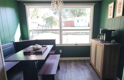 Brewster House | Charming 3-bedroom house with AC, fitness equipment, WiFi in brilliant Brewster
