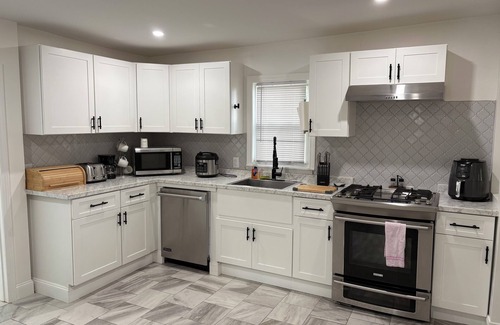 Brockton House | Charming 3-bedroom house with fast WiFi and is pet-friendly in Brockton