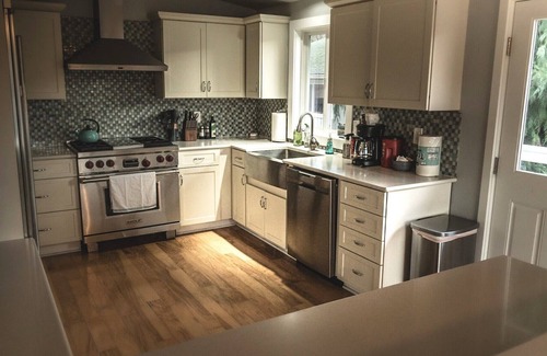 Freeland House | Charming 3-bedroom house overlooking Holmes Harbor w/WiFi and gas fireplace