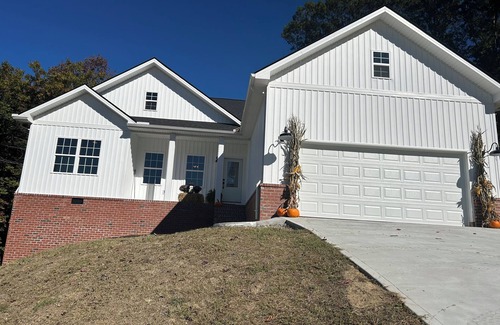 Arthur House | Charming 3-bedroom house with WiFi and AC in fabulous Tazewell