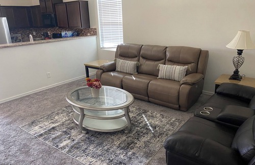 Tuscano House | Charming 3-bedroom house with AC, WiFi in serene Tolleson