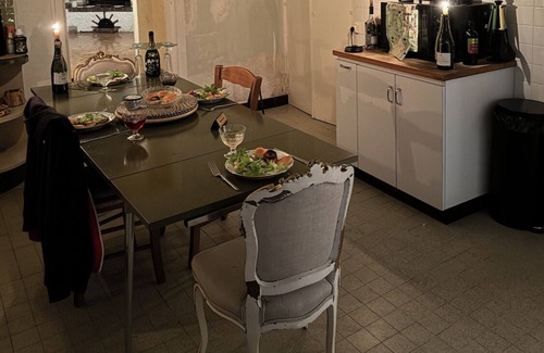 Courban House | Charming 3-Bedroom House Near the Crement and Champagne Vineyards.