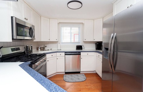 Conesus House | Charming 3-bedroom house in Enchanting Conesus with WiFi, AC