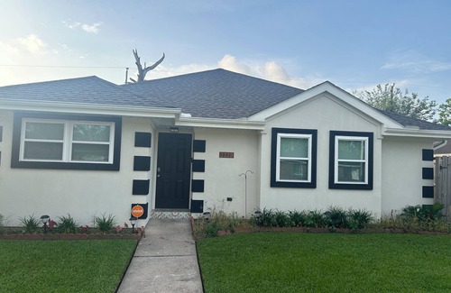 LaPlace House | Charming 3-bedroom house with AC, WiFi in adorable LaPlace