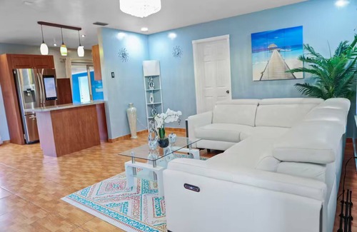 Miramar House | Charming 3-bedroom house in lovely Miramar with AC