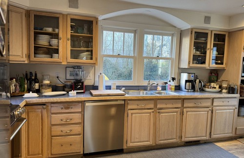 Rowayton House | Charming 3-bedroom house on Bell Island in Rowayton, CT