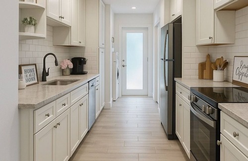 Tamarac House | Charming 3-bedroom house with community pool 55+