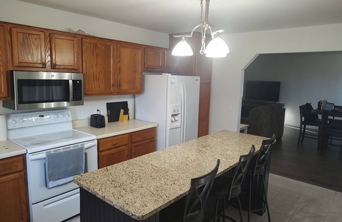 Iola House | Charming 3-Bedroom House in Iola