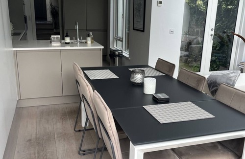 Rathgar House | Charming 3-bedroom house in beautiful Rathgar, Dublin 6, short stroll to city