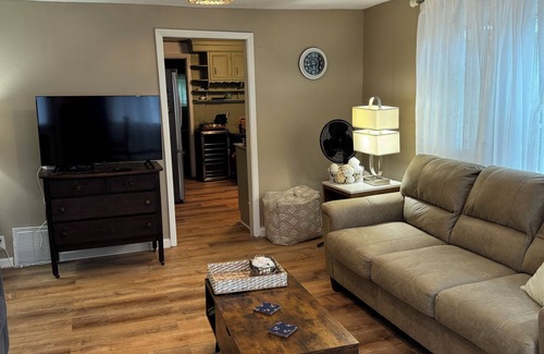 Lake Erie Beach House | Charming 3-bedroom house with WiFi, spacious yard and close to Lake Erie Beach!