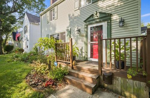 Westgate House | Charming 3 Bedroom House in a Quiet Neighborhood