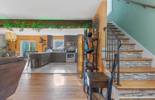 Westgate House | Charming 3 Bedroom House in a Quiet Neighborhood