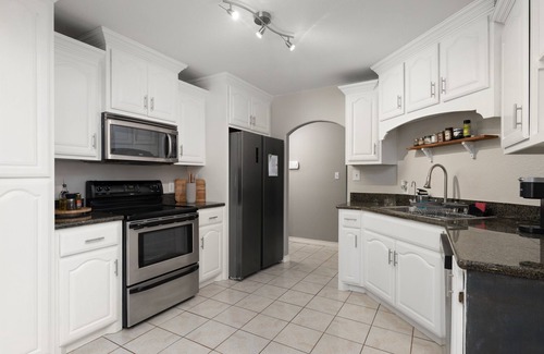 Olmito House | Charming 3-bedroom house with Tesla charger WiFi and AC in Olmito Tx