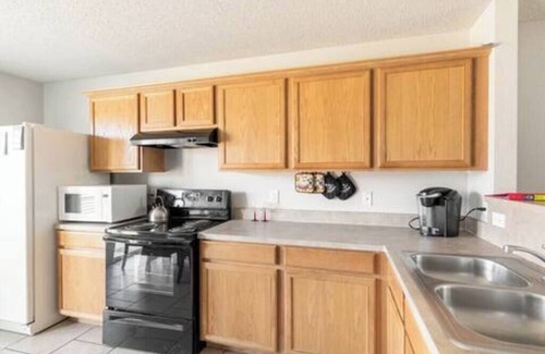 Wilmer House | Charming 3-bedroom house with WiFi and Workspace15min from Downtown Dallas