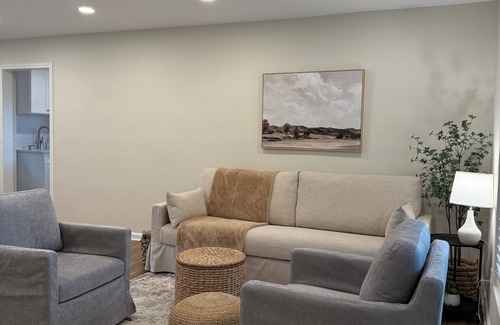 Fisher House | Charming 3-bedroom house with AC, WiFi in wonderful Many