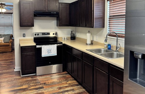 Kraemer House | Charming 3-bedroom lake house with AC and WiFi in Vacherie