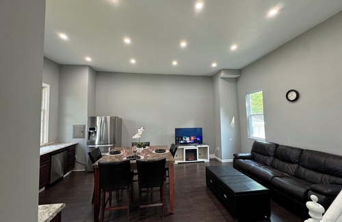Glenwood House | Charming 3-bedroom townhome with WiFi, AC in Glenwood