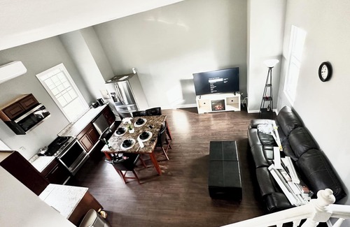 Glenwood House | Charming 3-bedroom townhome with WiFi, AC in Glenwood