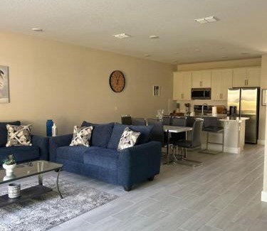 Reunion House | Charming 3 bedroom townhouse located in Reunion Resort