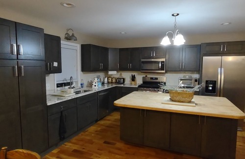 Byrnes Mill House | Charming 3-bedroom house with WiFi, and fenced-in backyard in serene Byrnes Mill