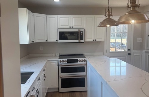 Edwardsville House | Charming 3-bedroom house on PRIVATE BEACH in lovely Heathsville