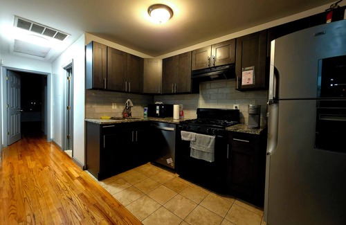 Jersey City Apartment | Charming 3-bedroom apartment with AC, WiFi in delightful Jersey City