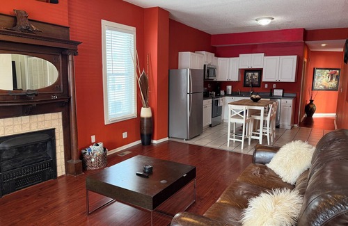 Hanover Place House | Charming 3-bedroom 2 bath house in Kansas City’s best location by plaza/downtown