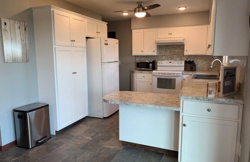 Millersburg House | Charming 3-bedroom house with WiFi and AC in the heart of Walnut Creek.