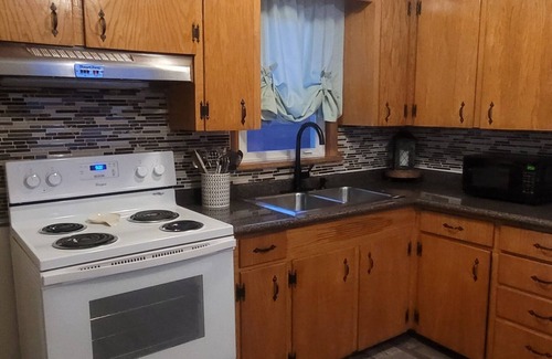 Newton Falls House | Charming 3-bedroom house in Newton Falls with WiFi and AC