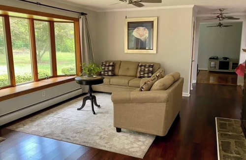 Piney Point House | Charming 3 bedroom house in lovely Piney Point with WiFi, AC