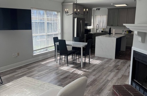 Prairieville House | Charming 3-bedroom house with AC in Prairieville
