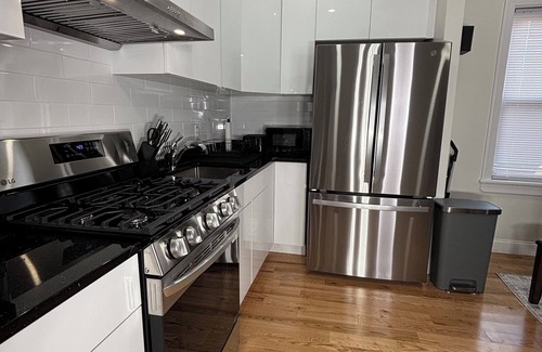 Stockade Historic District Apartment | Charming 3-bedroom apartment in superb Schenectady with AC