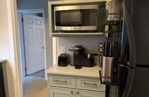 Silver Lake House | Charming 3-bedroom house with WiFi, in beautiful Silver Lake.