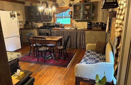 Skaneateles Other | Charming 3-bedroom farmhouse in welcoming Skaneateles, short walk to village.