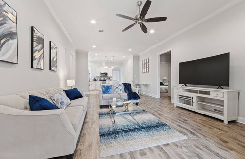 Milton House | Charming 3-bedroom house in lovely Youngsville with AC
