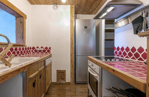 Le Cret Apartment | Charming 3-Room Apartment with WiFi, Ski Shuttle Access, Mountain Views